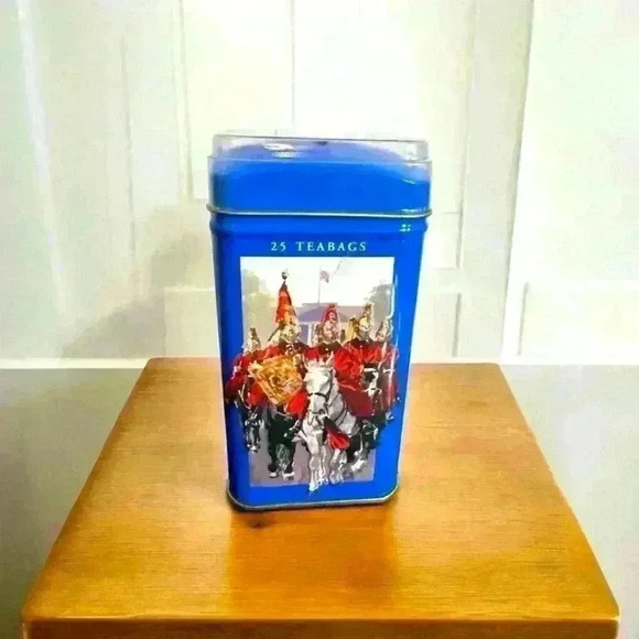 Ahmad Tea English Breakfast Tea 25 TBG - London Money Box - Picture 1 of 6